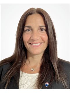 Romina Castaño - RE/MAX Life
