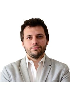 Adrian Baravas - RE/MAX Premium
