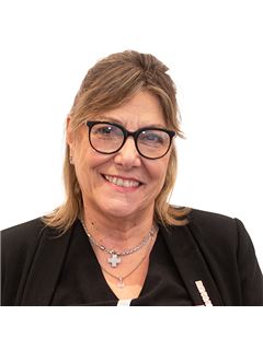 Analia Navaza - RE/MAX Tango