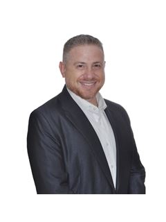 Uriel Edgardo Sznaiderberg - RE/MAX Suma