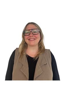Camila  Bustamante - RE/MAX Enjoy