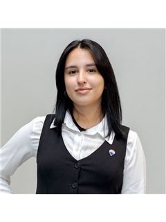 Jazmín  Linares - RE/MAX Profesional
