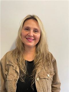 Celina  Paz - RE/MAX Urbana