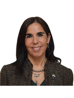 Pia Sasot - RE/MAX Express