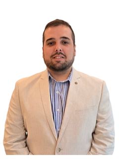 Julian  Bueno - RE/MAX Raíces
