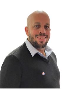 Jonathan Rubia Oropeza - RE/MAX Crea