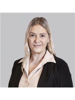 Sandra Castro - RE/MAX Titanium
