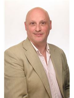 Martin Vargas - RE/MAX Solutions
