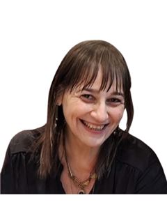 Adriana Zeltzer - RE/MAX Believe