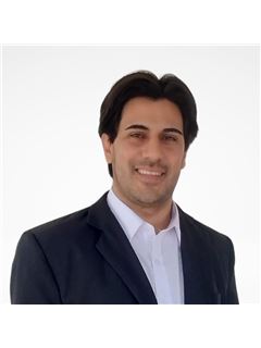 Jonathan Alonzo - RE/MAX La Vie