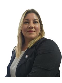 Andrea Viviana Bustos - RE/MAX Terruños