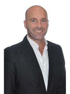 Sebastian Alen - RE/MAX Buró