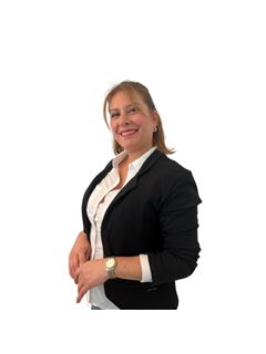 Elizabeth Yob - RE/MAX Rio
