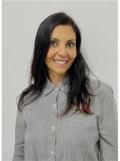 Laura Uribe - RE/MAX Namai