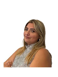 Nadya Mariny Diaz - RE/MAX Solutions
