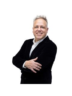 ALEJANDRO GOMEZ - RE/MAX Premium IV
