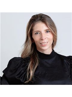 Erika Ayala - RE/MAX Raíces