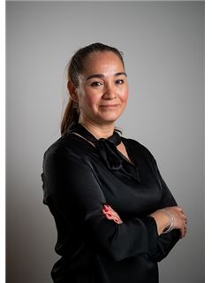 Veronica Meneses - RE/MAX Solutions