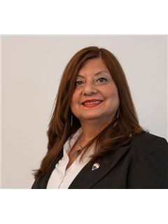 Claudia Echavarria - RE/MAX VIP