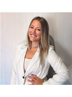 Sandra Bustamante - RE/MAX Urbana