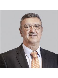 Carlos Villavicencio - RE/MAX Titanium