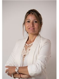 Carina Zarate - RE/MAX Bosque