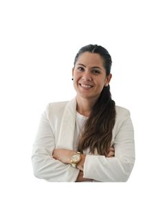 Chantal Andrea Guzman - RE/MAX Roble