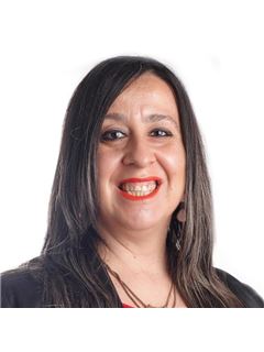 Elizabeth  Barretto - RE/MAX Paradise