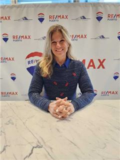 Vanesa Falczuk - RE/MAX Puerto