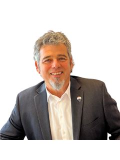 Jorge  Riaño  - RE/MAX Activo