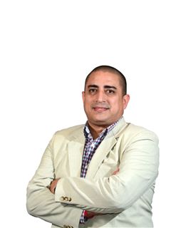 Gabriel Molina - RE/MAX Solutions