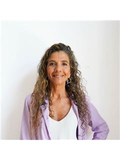 Karina Greco - RE/MAX Advance