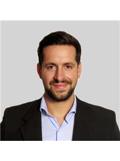 Nicolás Loggia - RE/MAX Blue