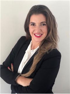 Johanna Perez - RE/MAX Premium