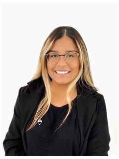 Andrea Sanchez - RE/MAX Estilo