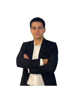 Santiago Villanueva - RE/MAX Urbana III