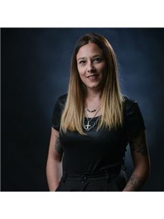 Loana Knauer - RE/MAX Potencia