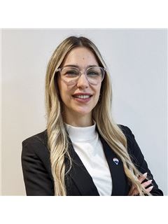 Antonela Peralta - RE/MAX VIP