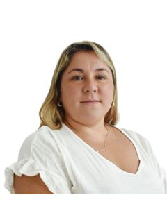 Daniela Valentina Yedro - RE/MAX Palace