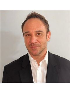 Mauricio Sergio Fernandez - RE/MAX Solutions
