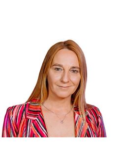 Nora Corrales - RE/MAX Impacto