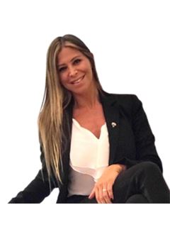 Valeria Engel - RE/MAX Raíces