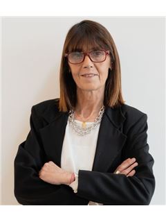 Julia Garcia - RE/MAX Roble