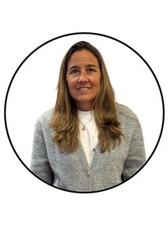 Angeles Costa - RE/MAX Class