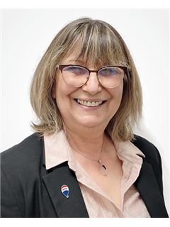 Estela De Martín - RE/MAX Life