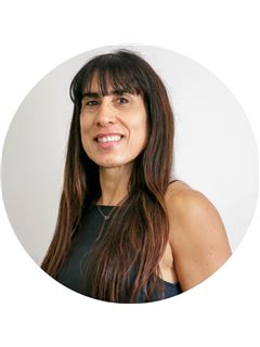 Laura Manes - RE/MAX Diagonal II