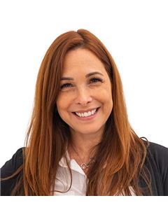 Daniela Paola Pitarch - RE/MAX Advance