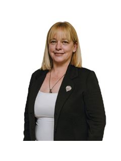 July Recalde - RE/MAX Raíces