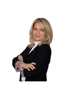 Carolina Menna - RE/MAX Solutions