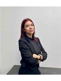 Abigail  Ralli - RE/MAX Solutions